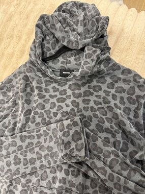 Monrow Charcoal & Light Gray Leopard Pullover Hoodie